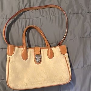 Dooney & Bourke purse cream